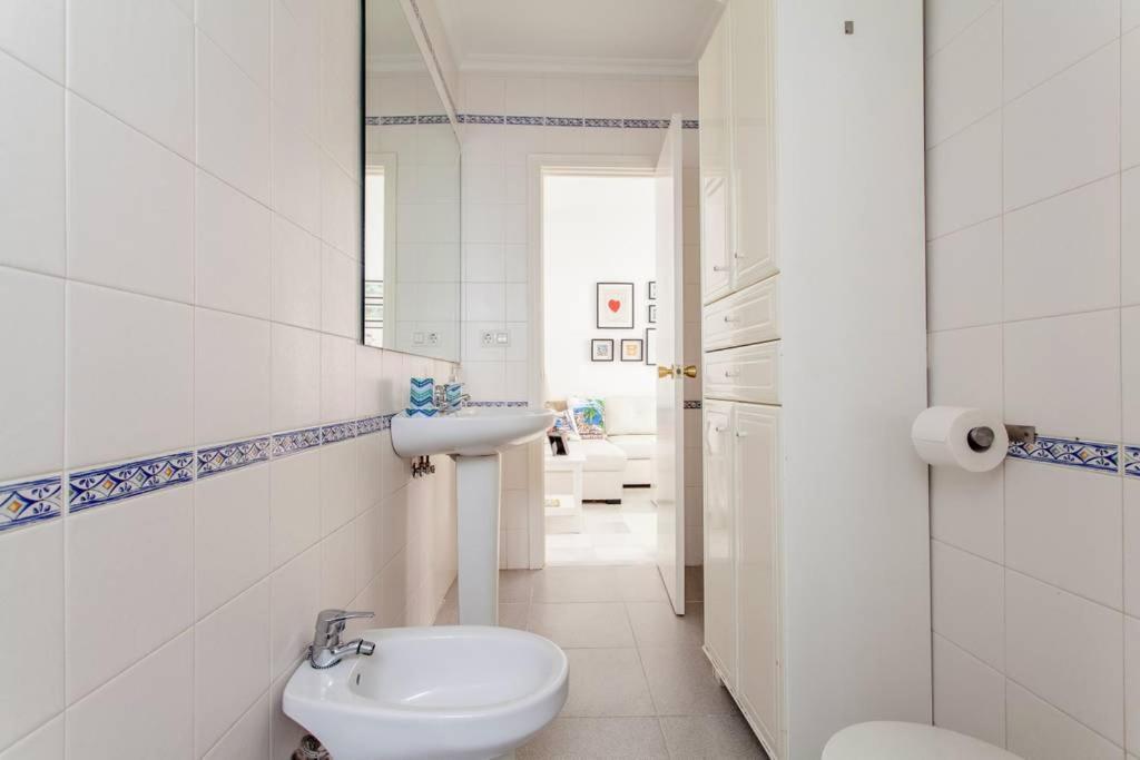 Hostly Rivero 2B Center-Fibre-Communal Terrace-Parking Optional-Cless Seville Exterior photo